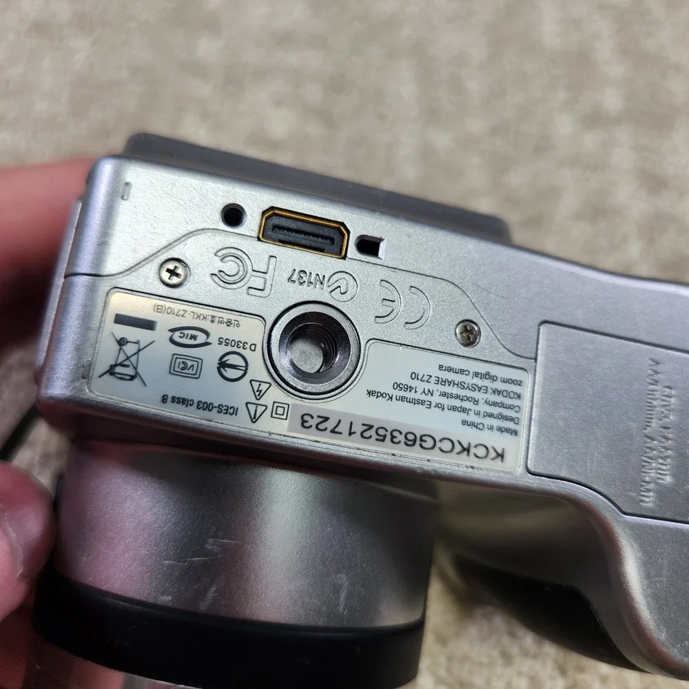 Kodak EasyShare Z710 Digital Camera 7.1MP 10x Optical Zoom Silver Schneider Lens